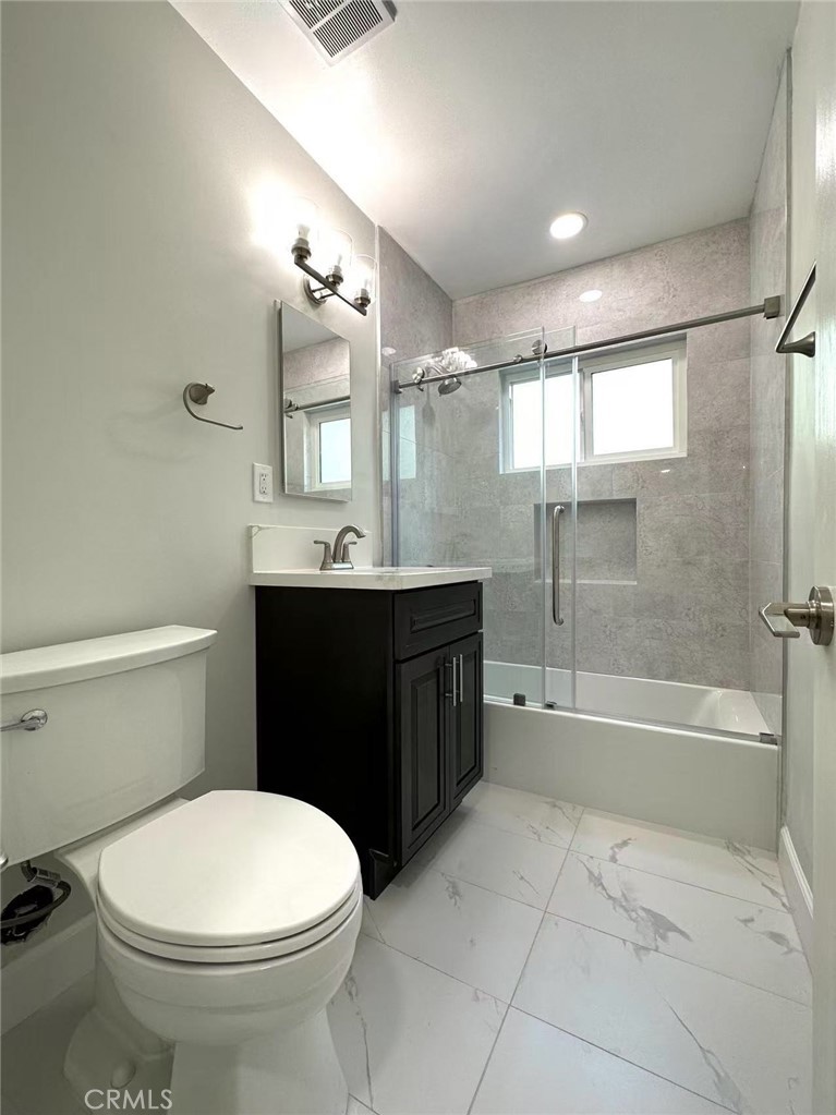 41 N Sierra Bonita Avenue C Property Photo 5