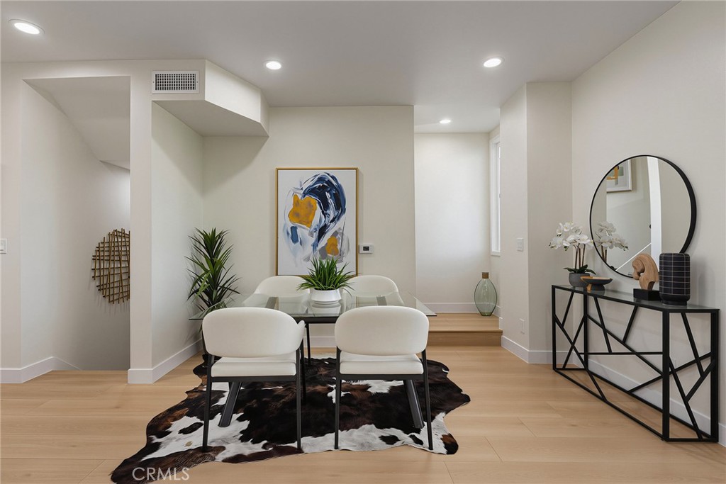 1025 La Cadena B Property Photo 11