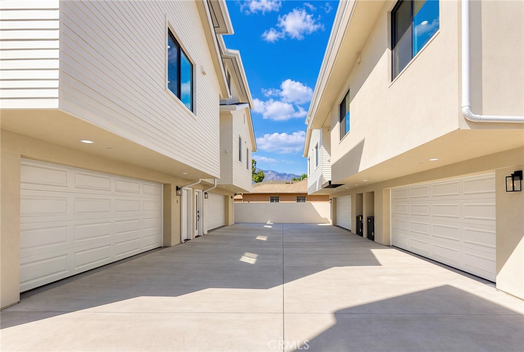 1025 La Cadena B Property Photo 34