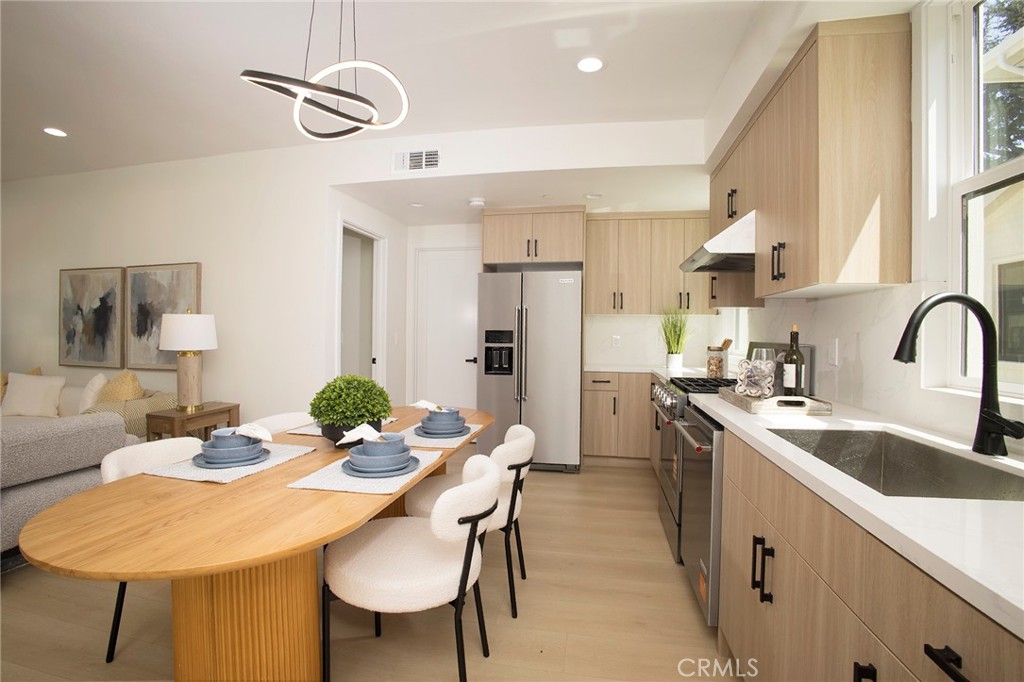 1025 La Cadena C Property Photo 14