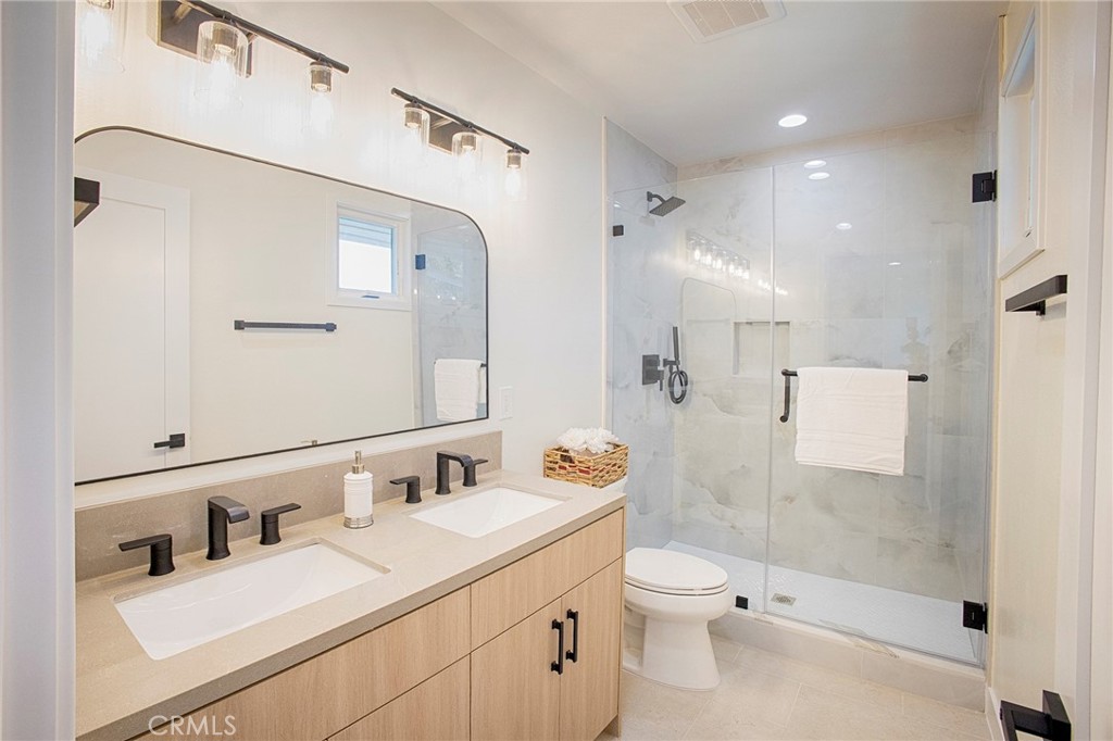1025 La Cadena C Property Photo 23