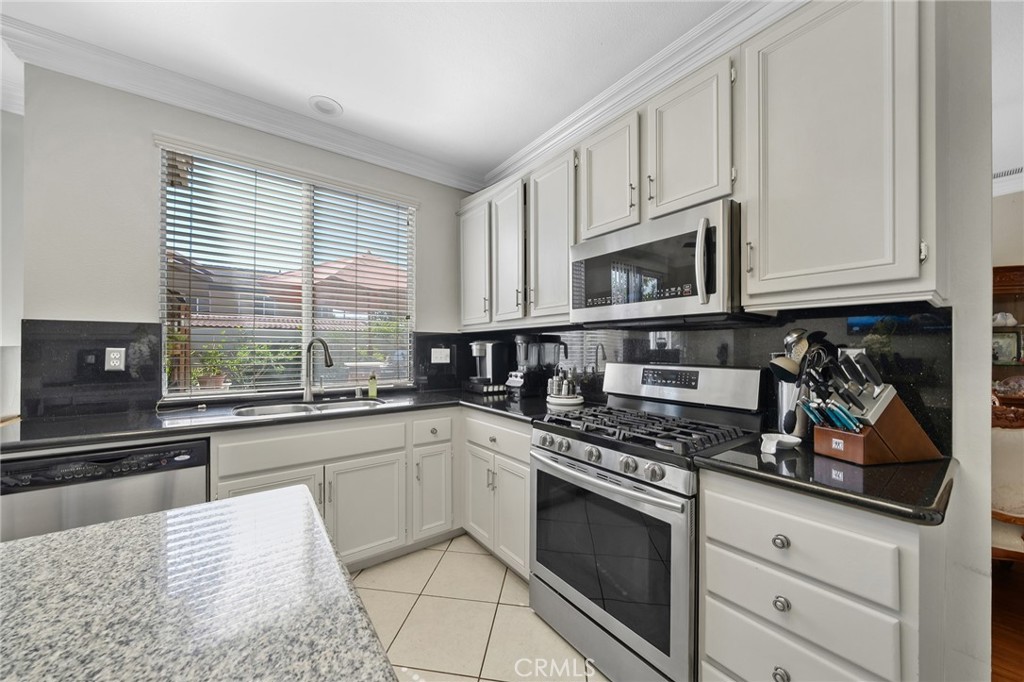 12300 Kings River Street Property Photo 19