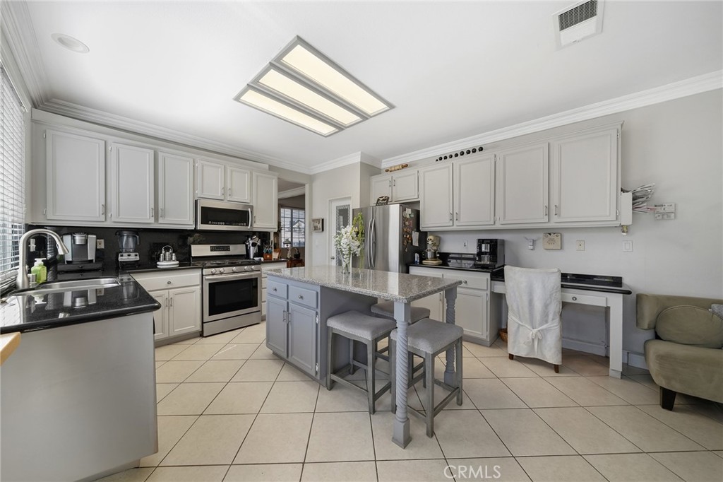 12300 Kings River Street Property Photo 20