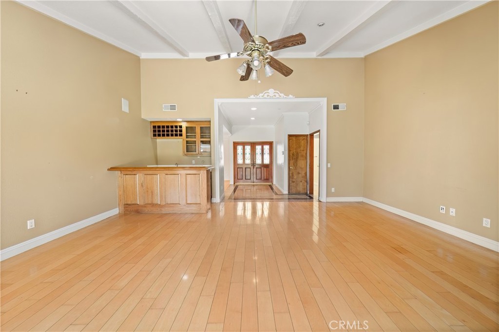 1926 S 2nd Avenue Property Photo 7