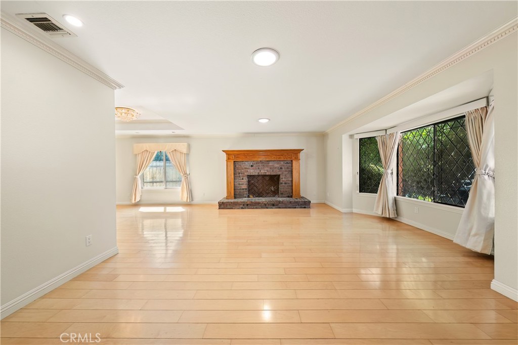 1926 S 2nd Avenue Property Photo 8