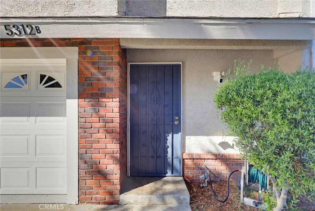 5312 Bartlett B Property Photo 5