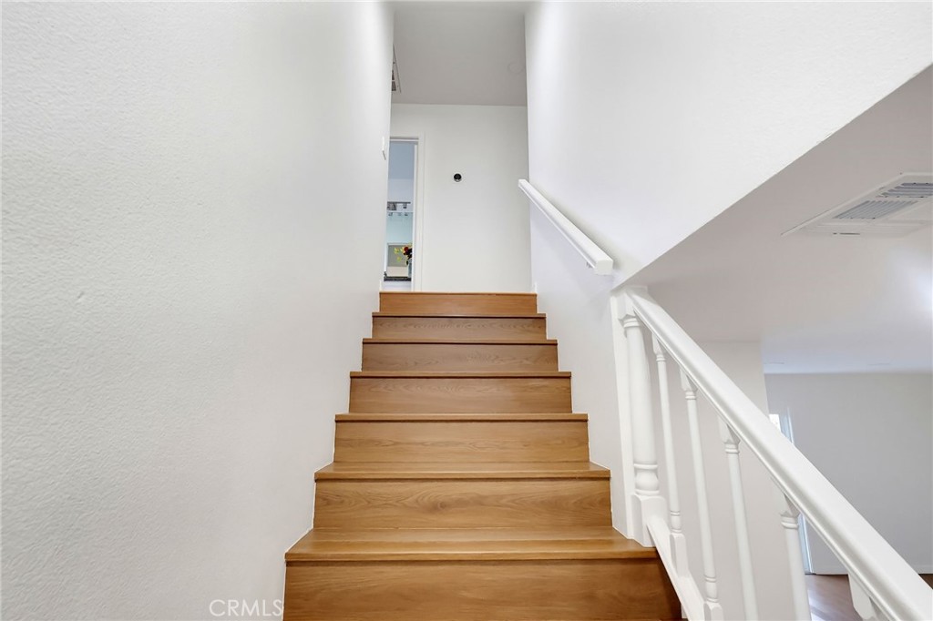 5312 Bartlett B Property Photo 17