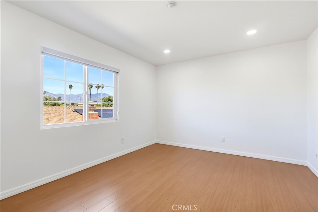 5312 Bartlett B Property Photo 26
