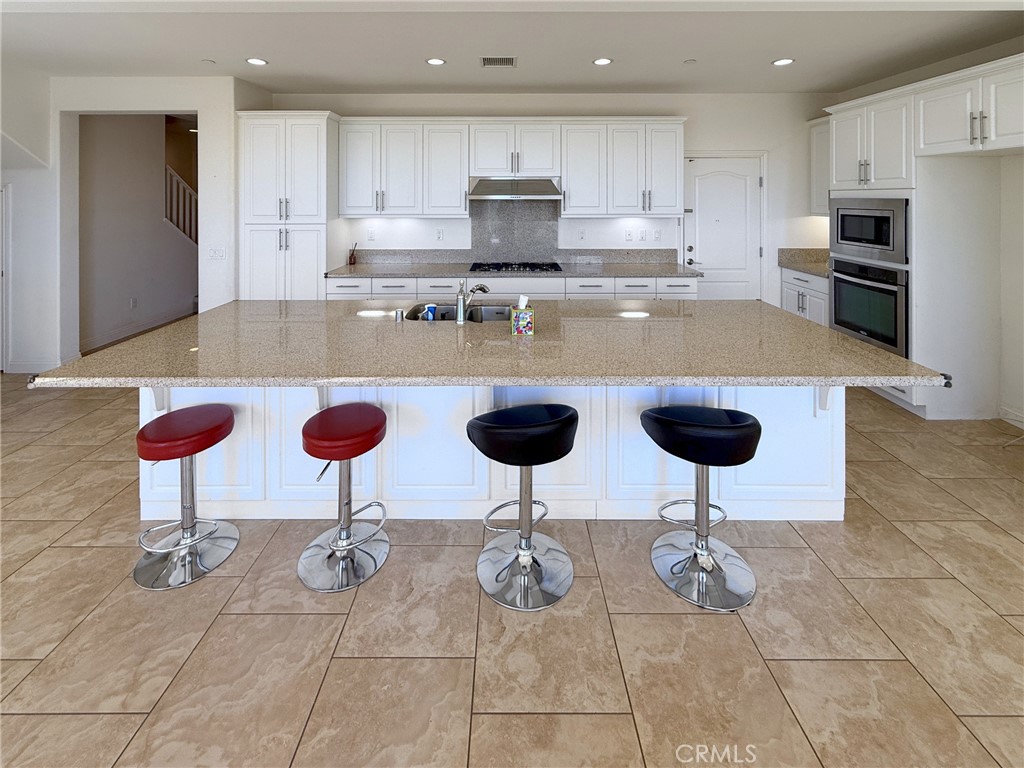 2700 E Coalinga Drive Property Photo 6