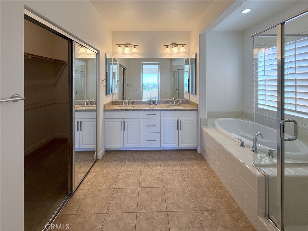 2700 E Coalinga Drive Property Photo 12
