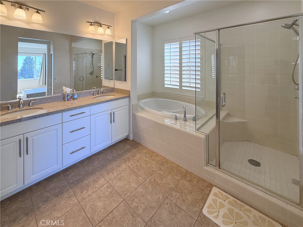 2700 E Coalinga Drive Property Photo 13