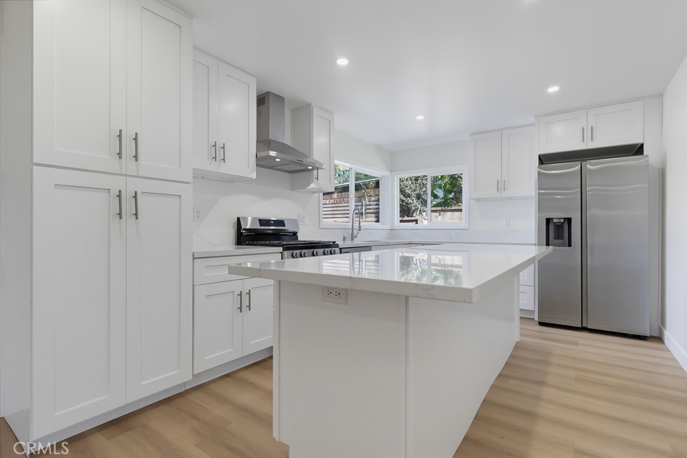 5105 Golden West Property Photo 3