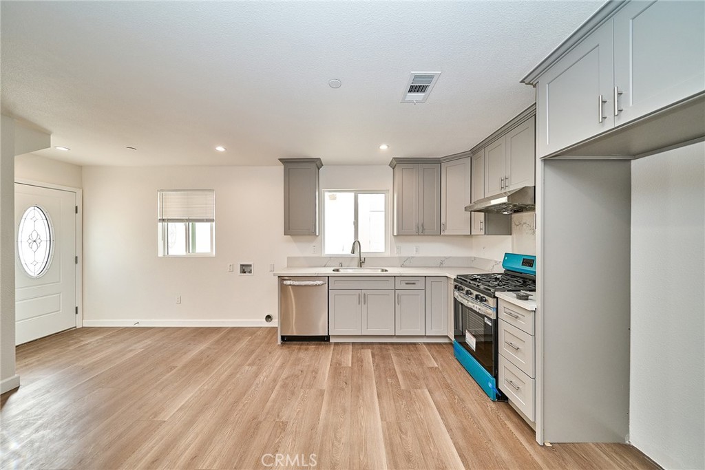 3257 B Evelyn Property Photo 6