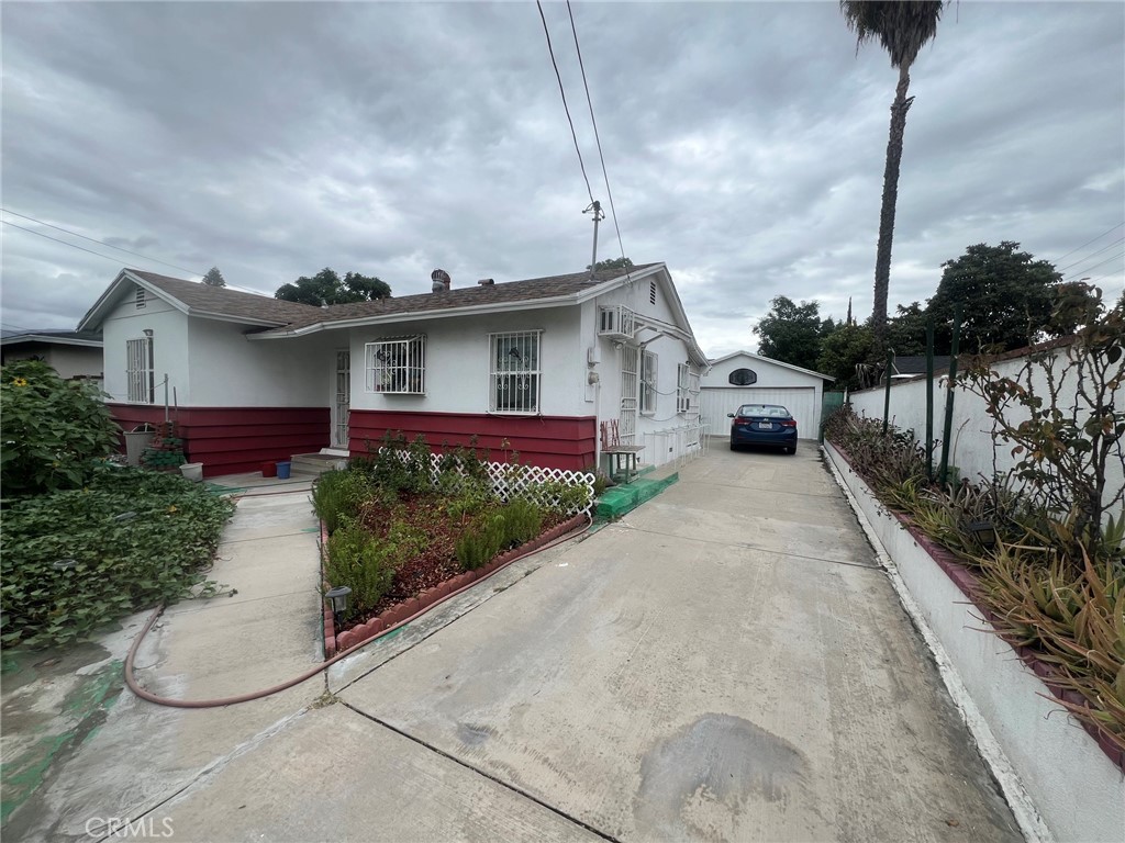 4410 Center Street Property Photo 2