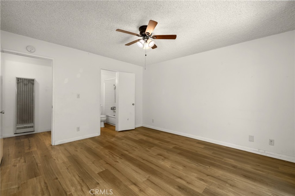 1226 W 11th Property Photo 23
