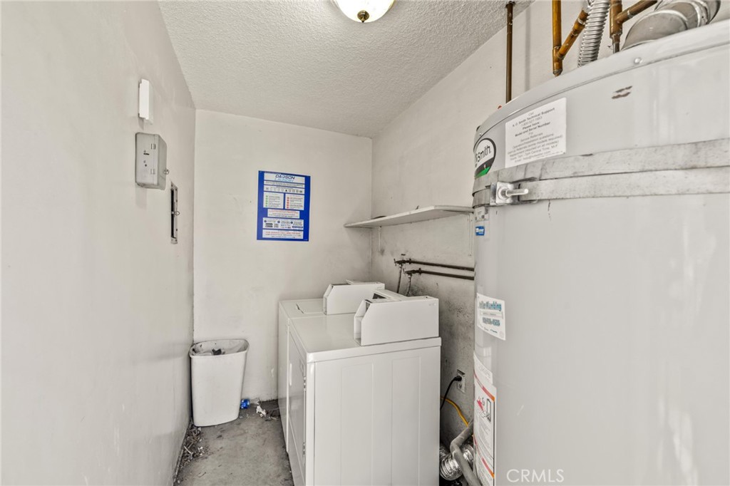 1226 W 11th Property Photo 29