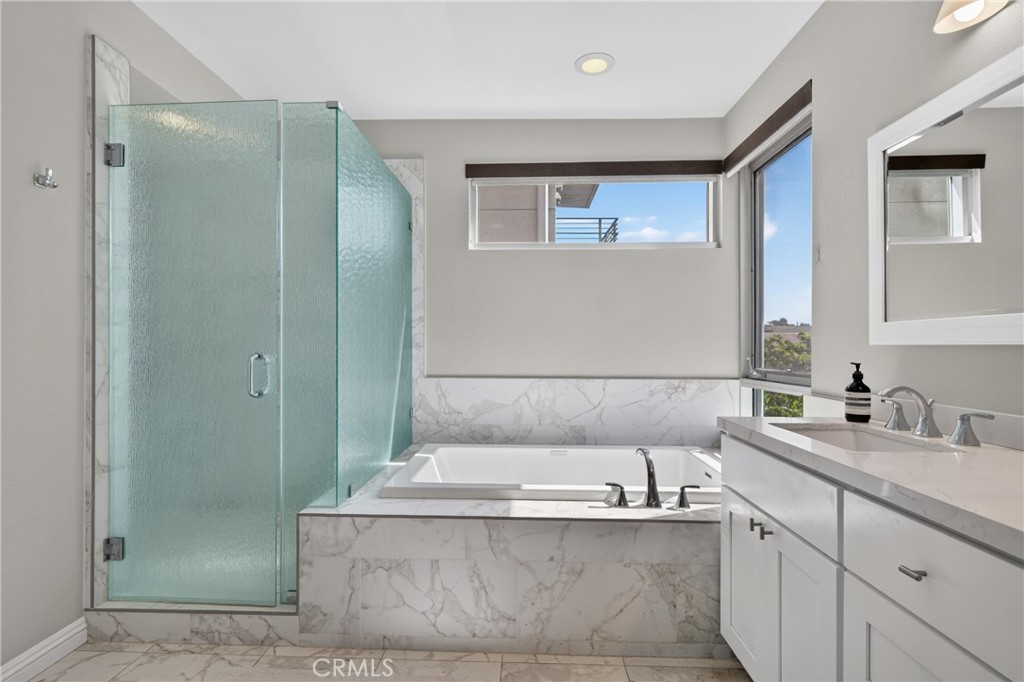 111 S De Lacey 306 Property Photo 20