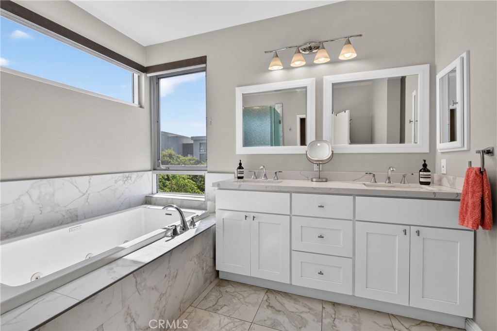 111 S De Lacey 306 Property Photo 23
