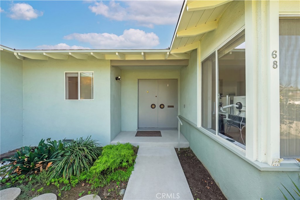 68 E Arthur Property Photo 5