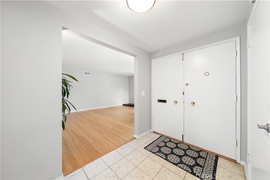 68 E Arthur Property Photo 6