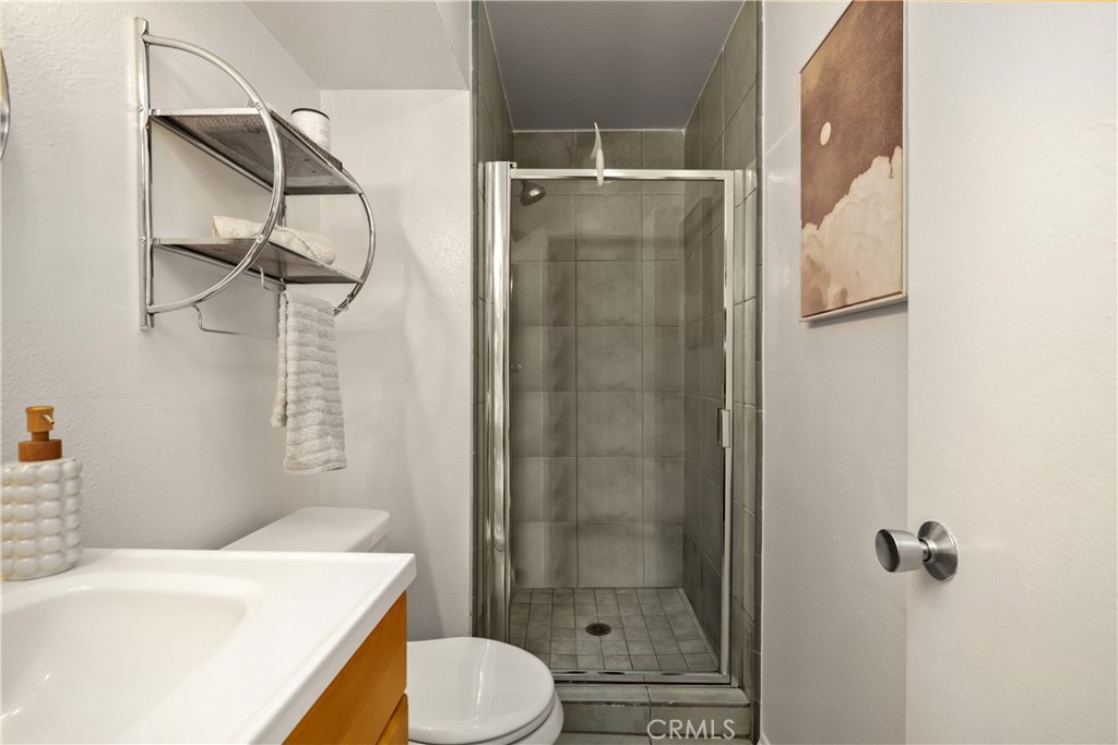 540 N Croft Avenue 5 Property Photo 23
