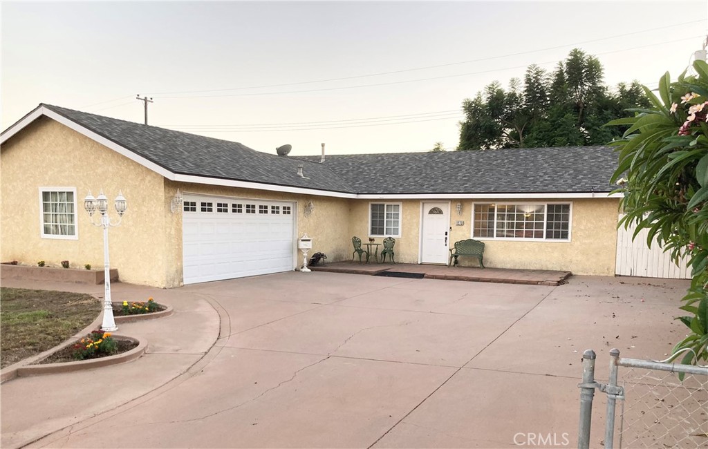 1273 Elsinor Avenue Property Photo 4