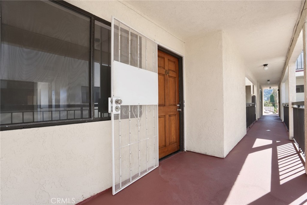 814 E Windsor Avenue 104 Property Photo 2