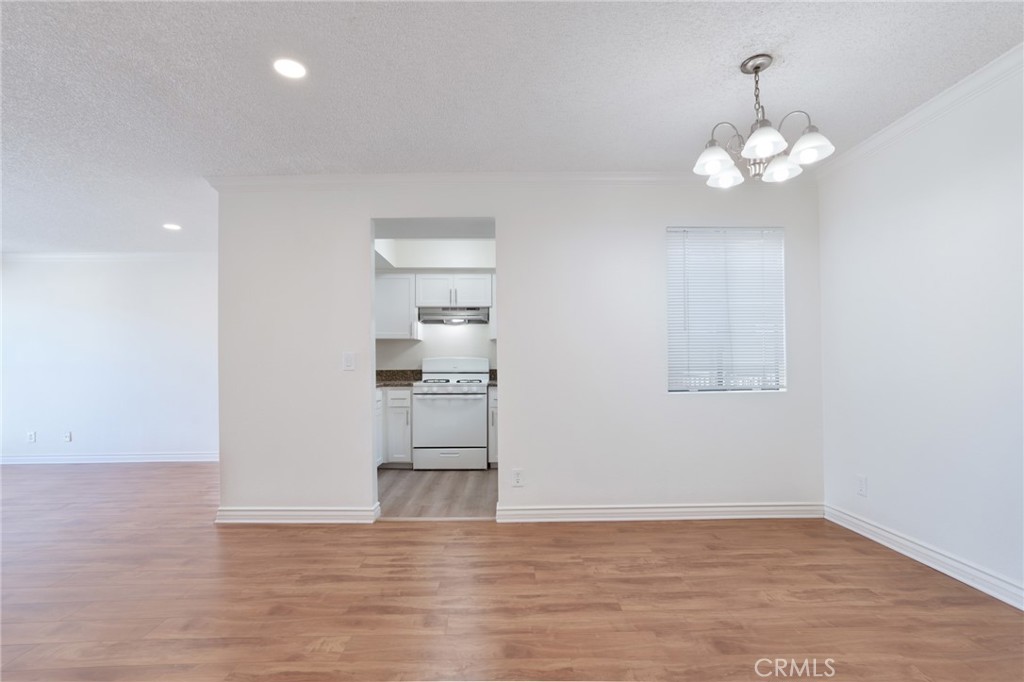 814 E Windsor Avenue 104 Property Photo 6