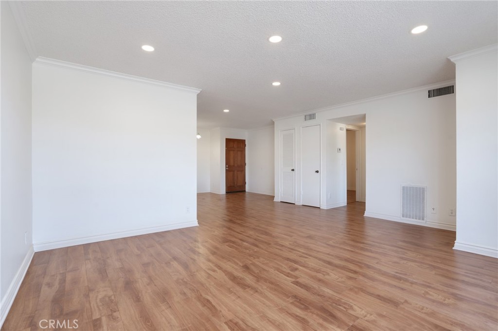 814 E Windsor Avenue 104 Property Photo 12