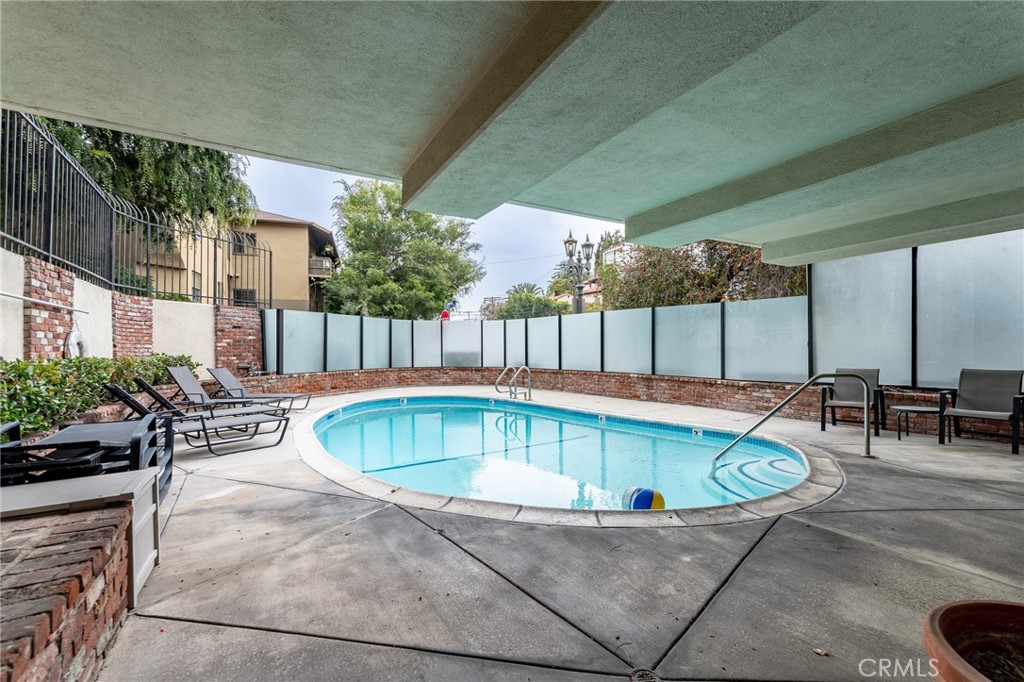 2260 N Cahuenga Boulevard 401 Property Photo 3