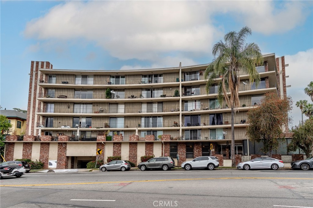 2260 N Cahuenga Boulevard 401 Property Photo 5