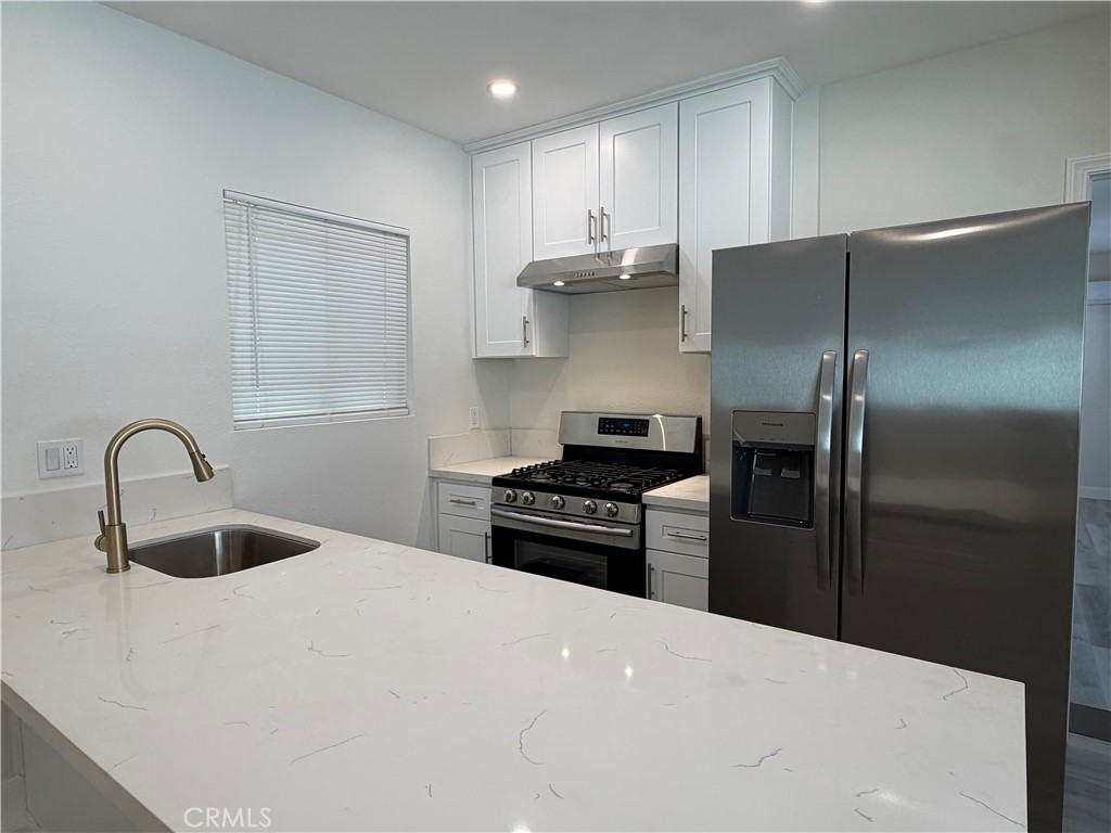 204 1/2 E I Street Property Photo 2
