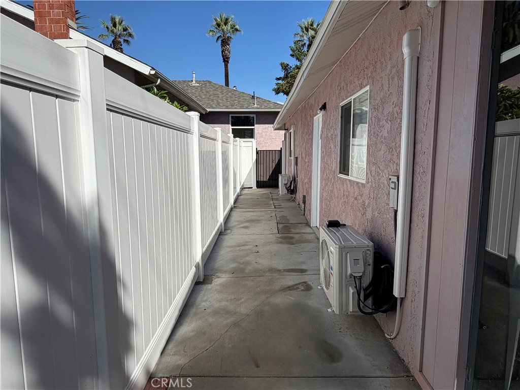 204 1/2 E I Street Property Photo 11