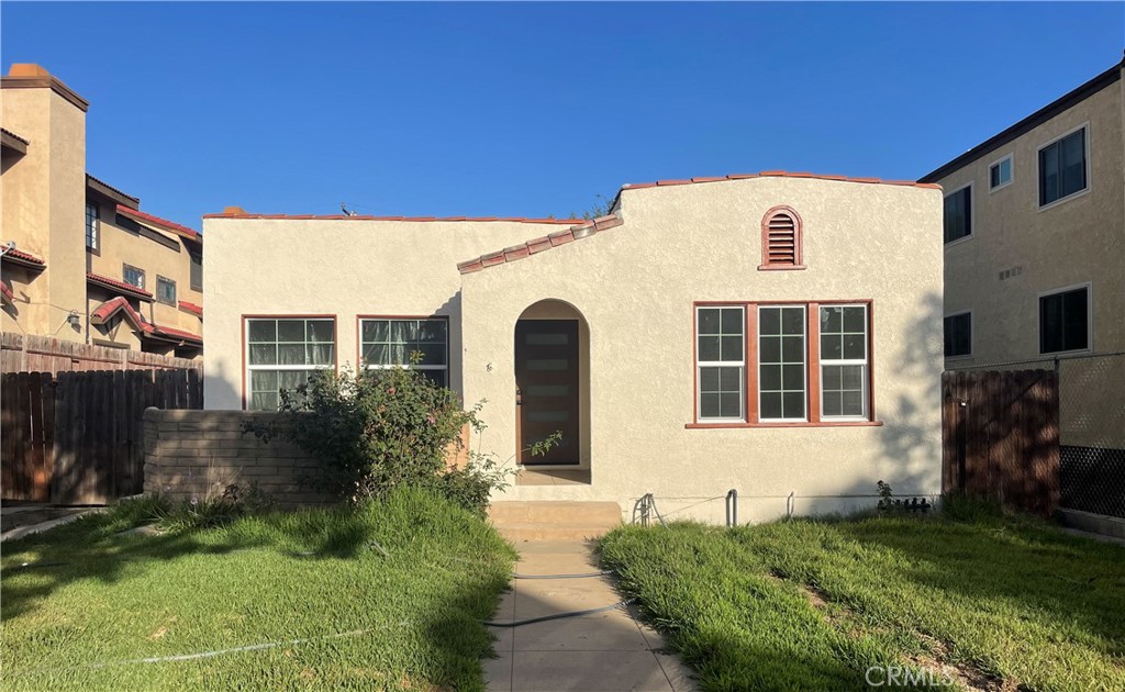 208 La France Property Photo 1