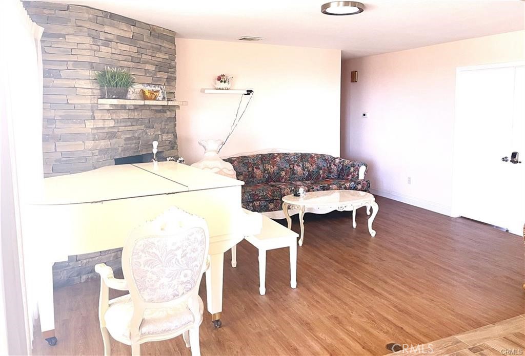 17660 Mariposa Property Photo 3