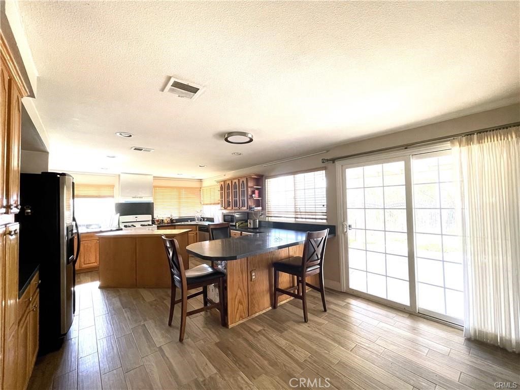 17660 Mariposa Property Photo 8