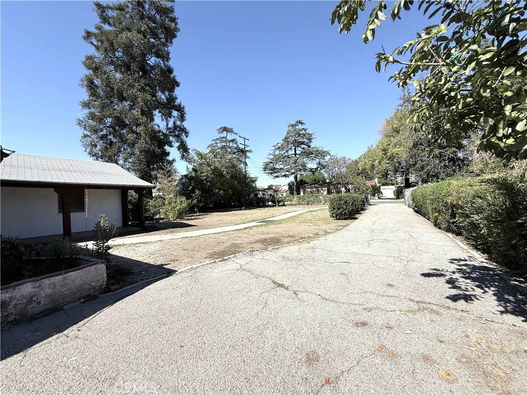 9928 Howland Property Photo 5