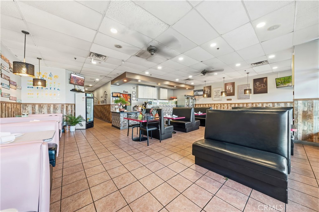 1400 University Avenue Property Photo 3