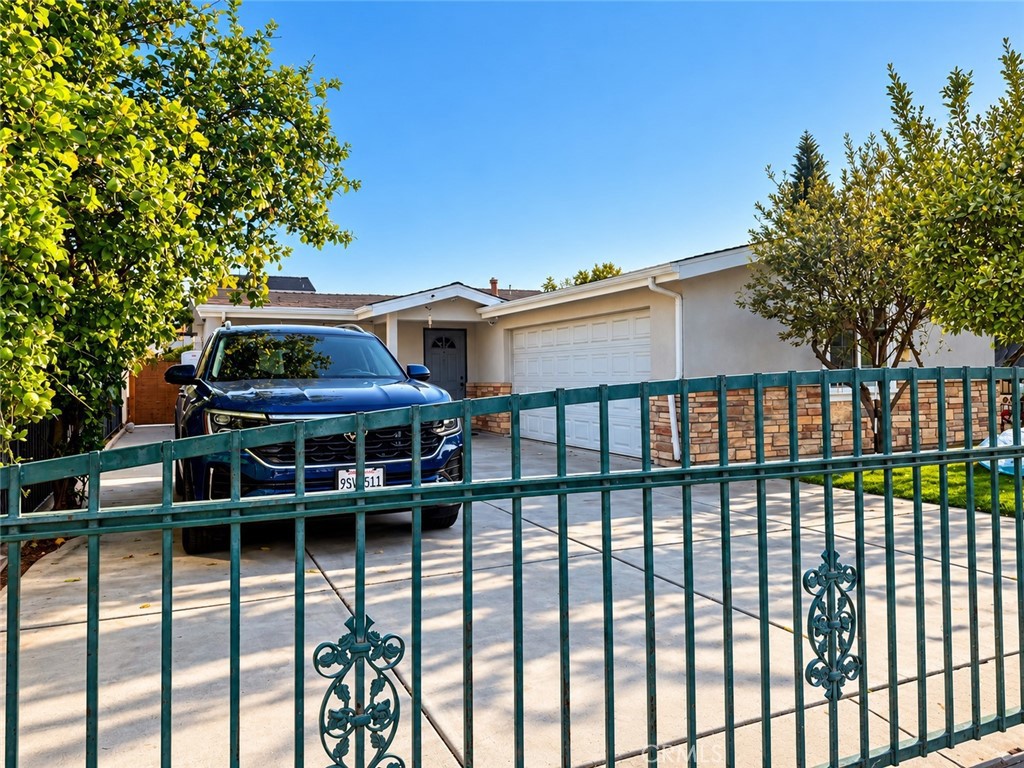 10966 Emery Property Photo 3