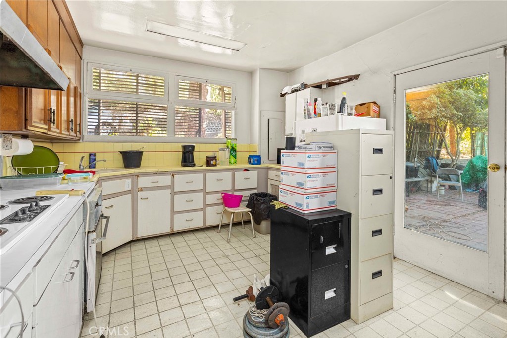 3927 Harriman Property Photo 10