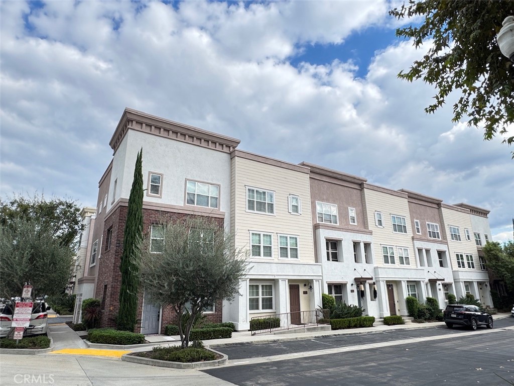 150 E Commercial Property Photo 1