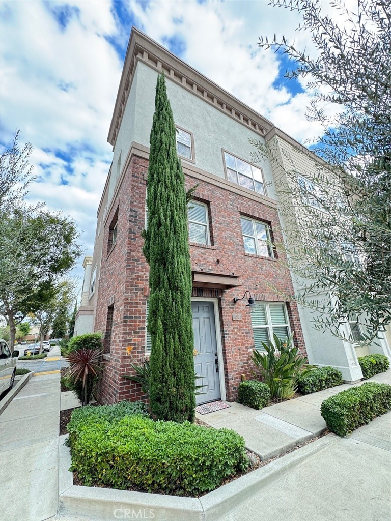 150 E Commercial Property Photo 2