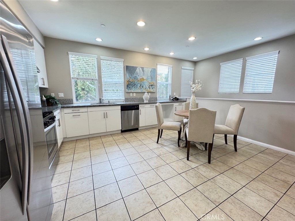 150 E Commercial Property Photo 9