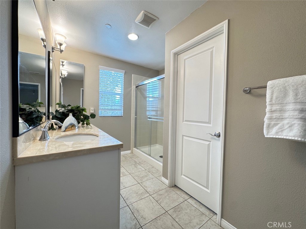 150 E Commercial Property Photo 17