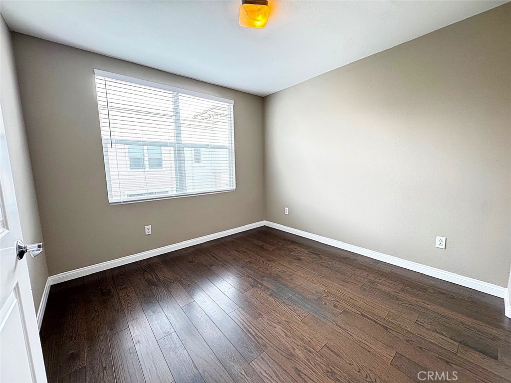 150 E Commercial Property Photo 18
