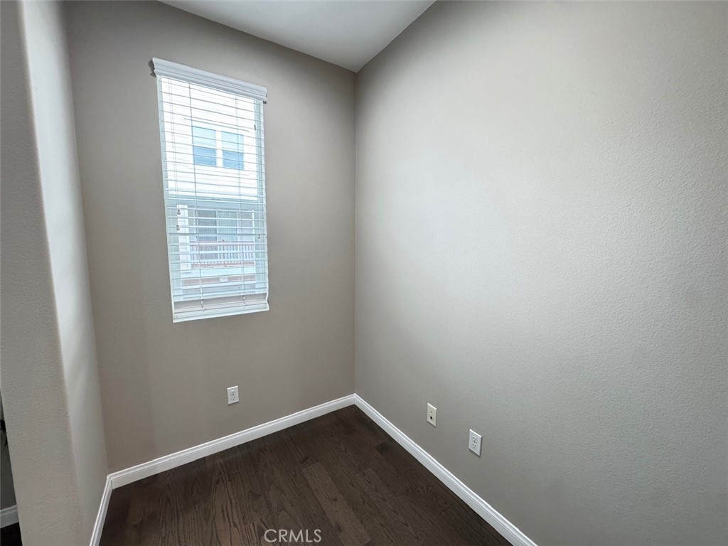 150 E Commercial Property Photo 25