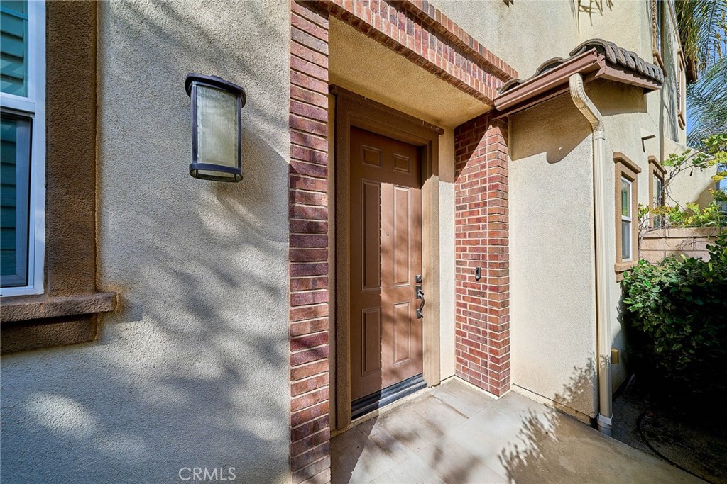 1324 N Macneil Drive Property Photo 2