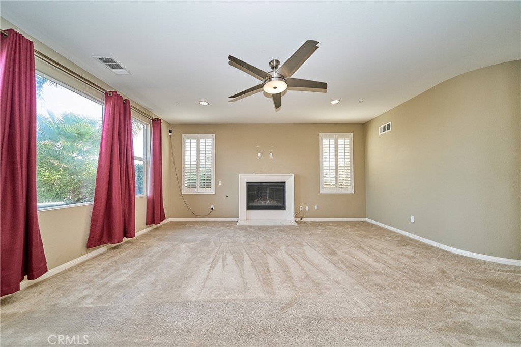 1324 N Macneil Drive Property Photo 8