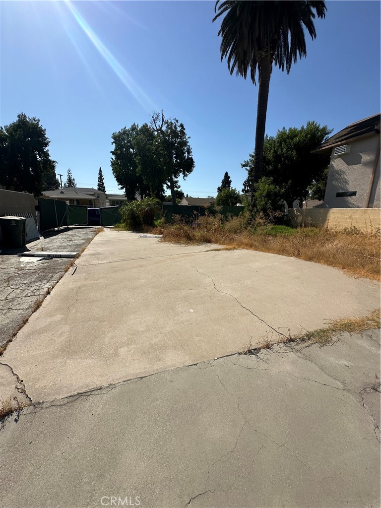 2310 N Catalina Street Property Photo 6