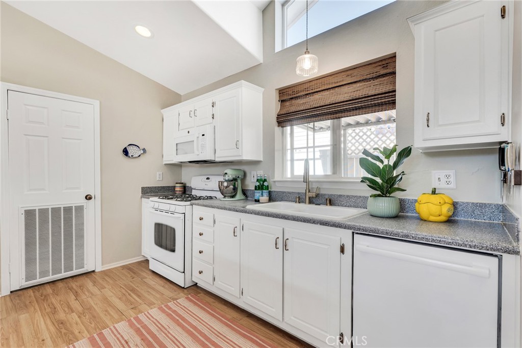 1169 Aztec Property Photo 13